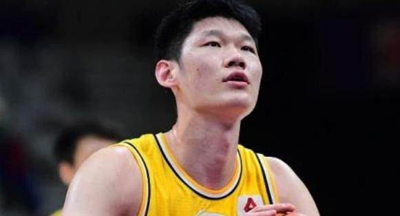 178足球免费直播在线观看-广厦公布胡金秋伤情：右侧胫骨挫伤&amp;软组织损伤