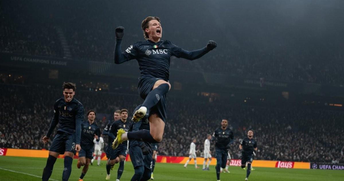 观看免费体育直播在线观看-斯基拉：那不勒斯将麦克托米奈视为非卖品，双方已开始谈续约